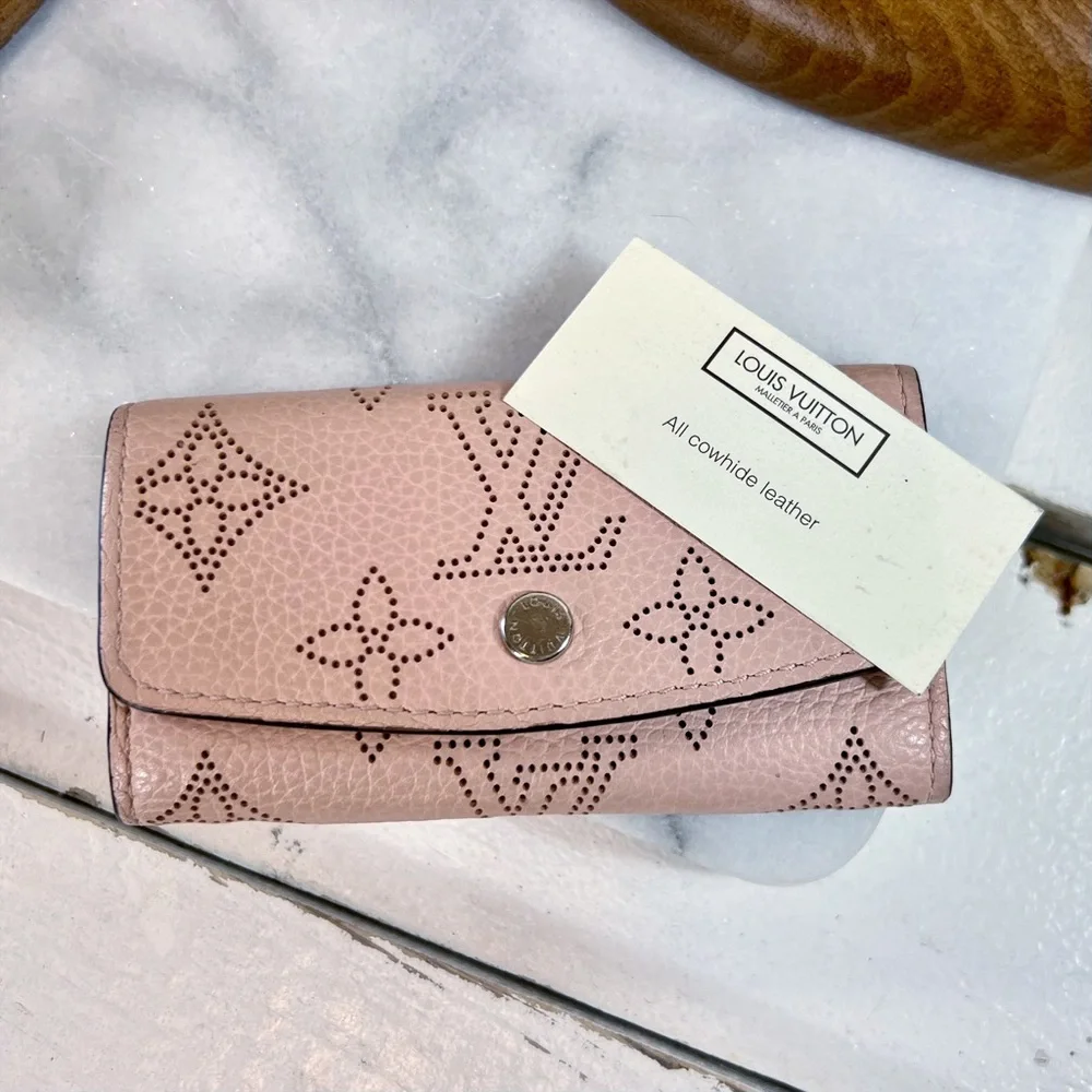 Louis Vuitton Rare “Mahina” Baby Pink Leather Key Cles